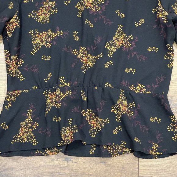 1. STATE Top Womens L Wild Country Blooms Peplum Blouse Wrap Floral V-Neck Black - Picture 11 of 14